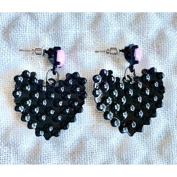 New Black Heart w/ White Faux Pearls Retro 80s Style Valentine Earrings 1.5” - Picture 6 of 6